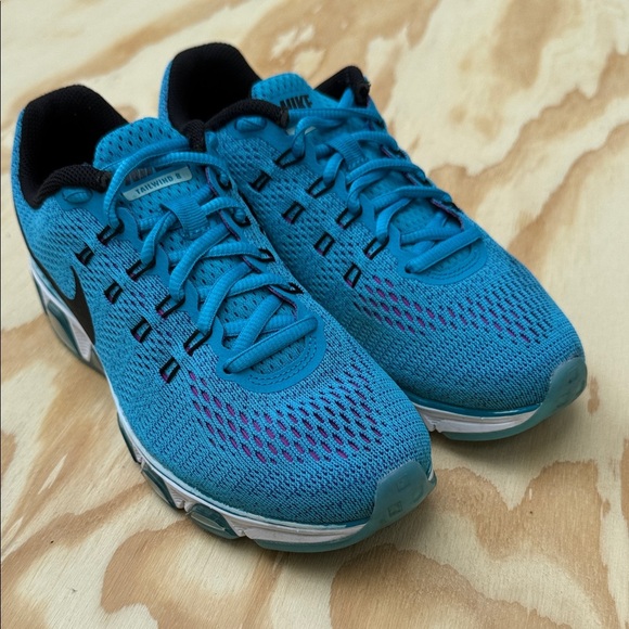 Nike Tailwind 8 Women’s Sneakers Blue Comfortable Running Shoes, size 7.5 - Picture 2 of 10